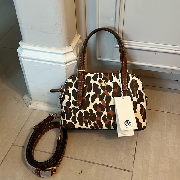 Tory Burch Handbags - Brand new Tory Burch Emerson printed dome satchel